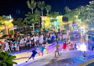Hudba, tanec a večerní atmosféra Phu Quoc