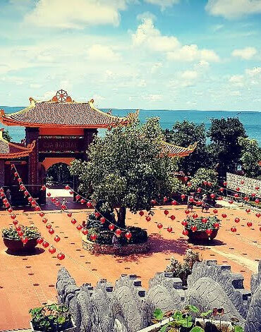 Chrámový areál s výhledem na moře (pagoda)