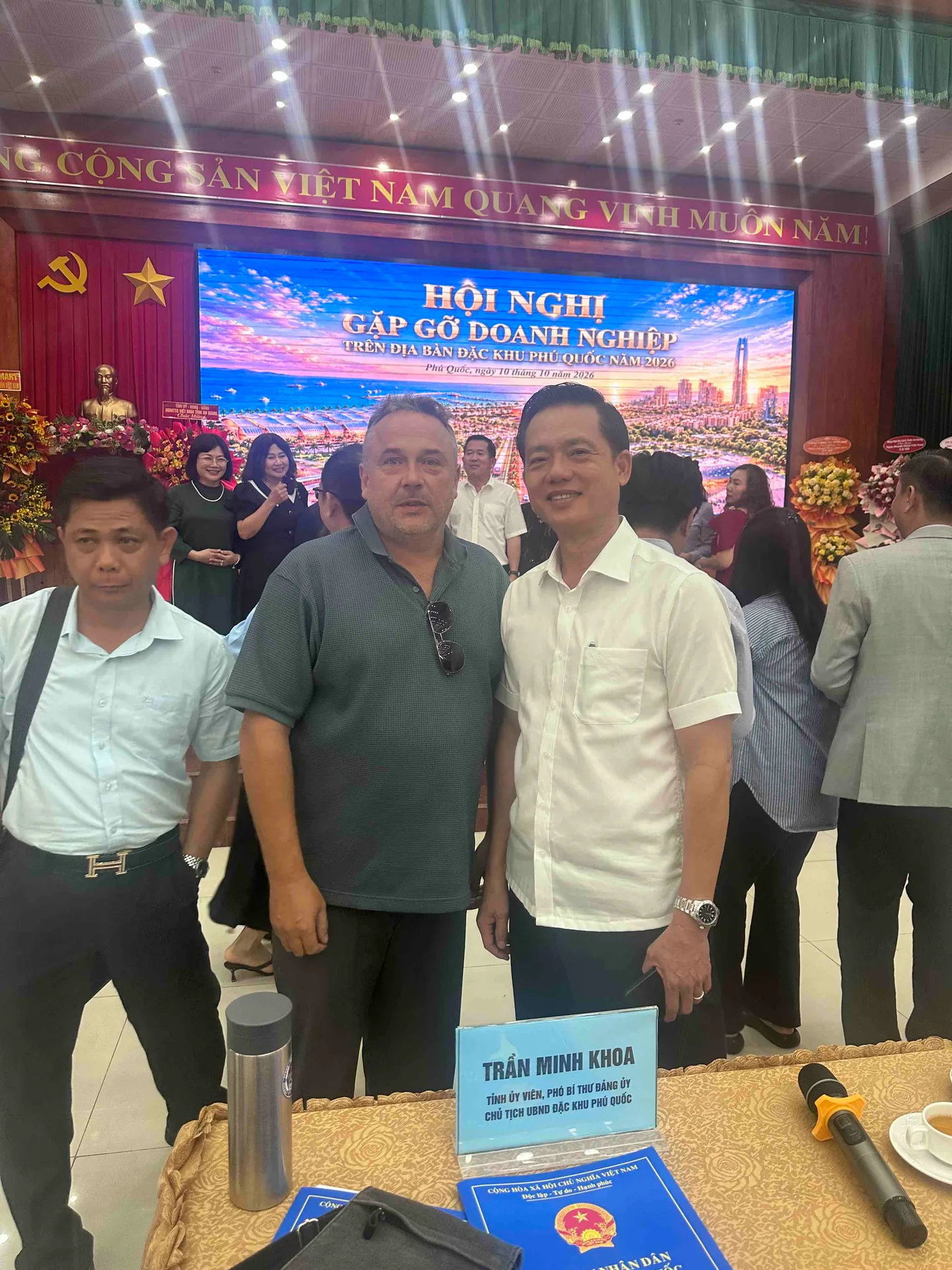 Zástupce JIRKA TOURS s Trần Minh Khoa na konferenci